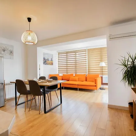 Apartment Cozy With Mountain View & Parking