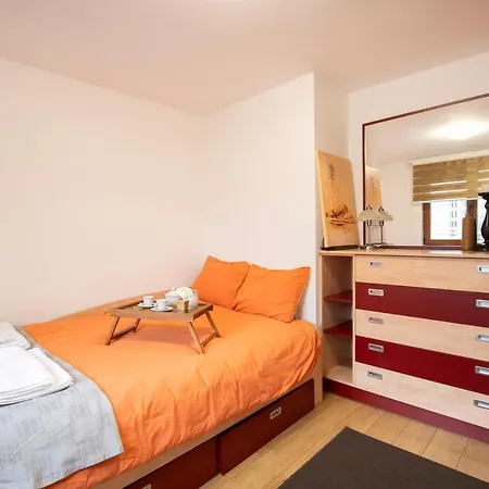 Cozy With Mountain View & Parking Apartment Sofia