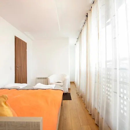דירה Cozy With Mountain View & Parking *