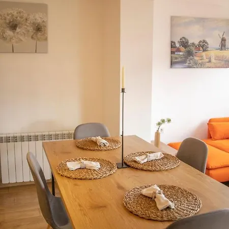 Apartment Cozy With Mountain View & Parking